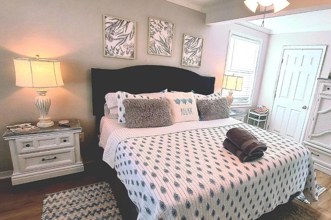 Photo of Bedroom in Surfcrest Village