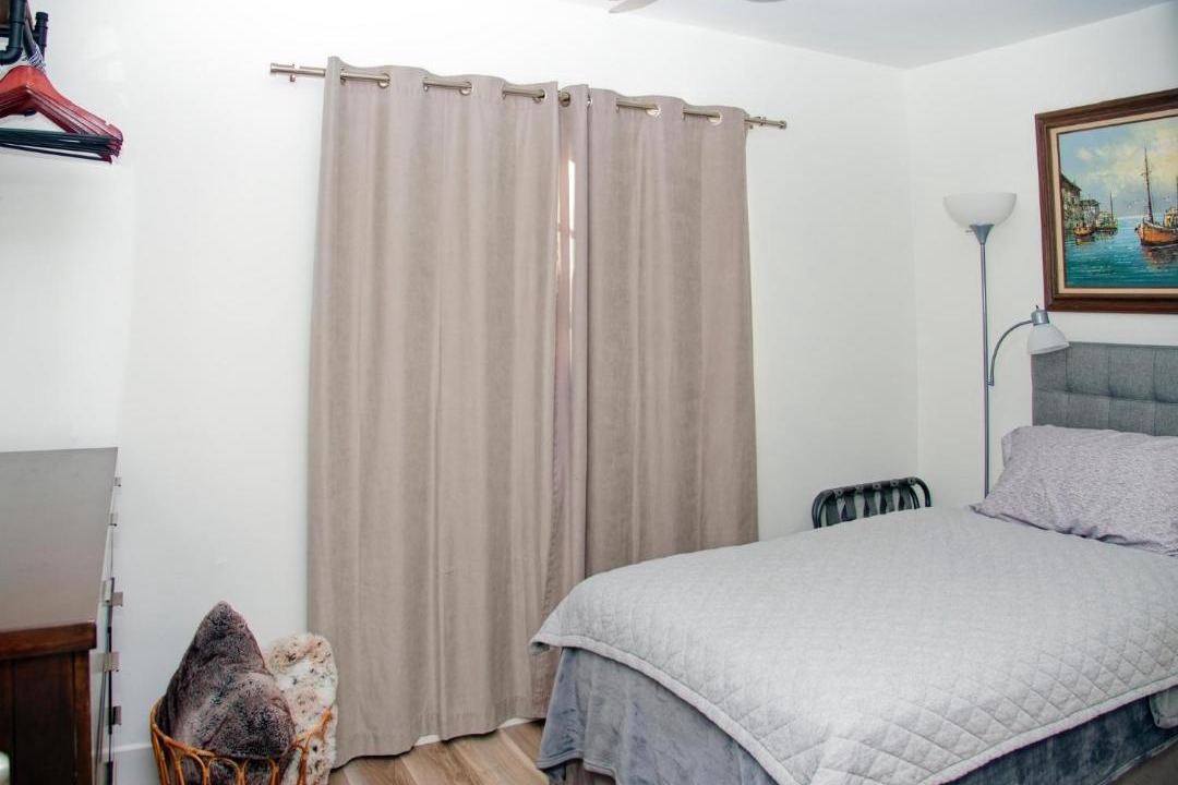 Photo of Bedroom in Ludlam