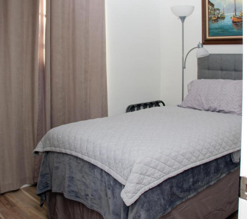 Photo of Bedroom in Ludlam