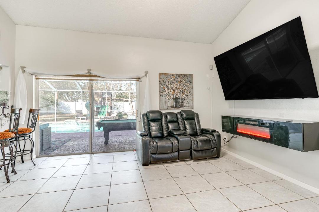 Photo of Livingroom in Boyette Springs