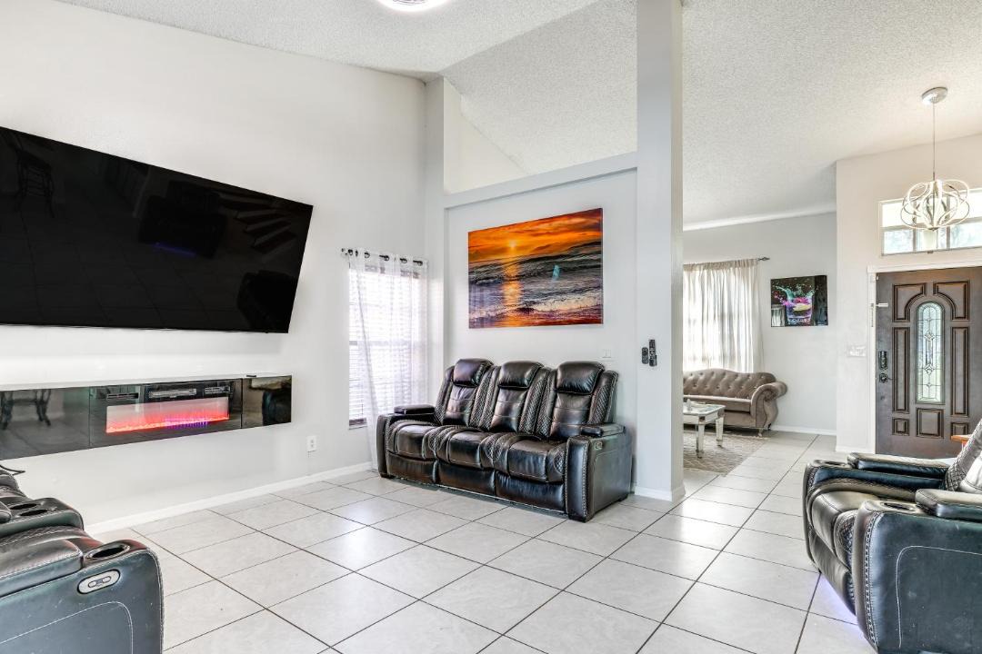 Photo of Livingroom in Boyette Springs