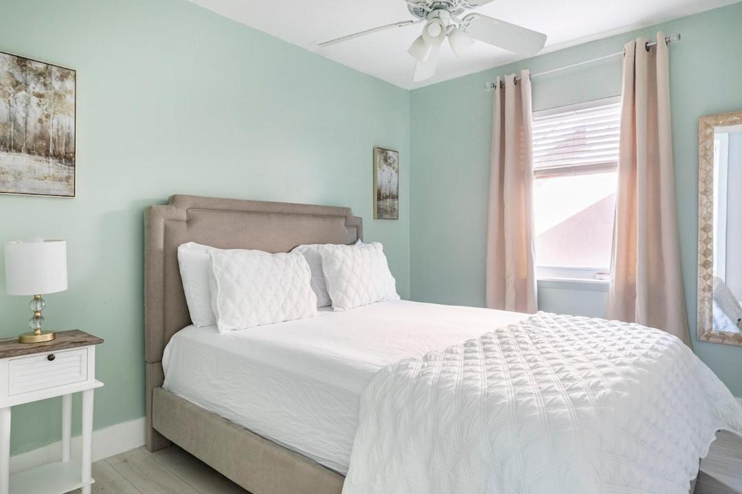 Photo of Bedroom in Sunrise