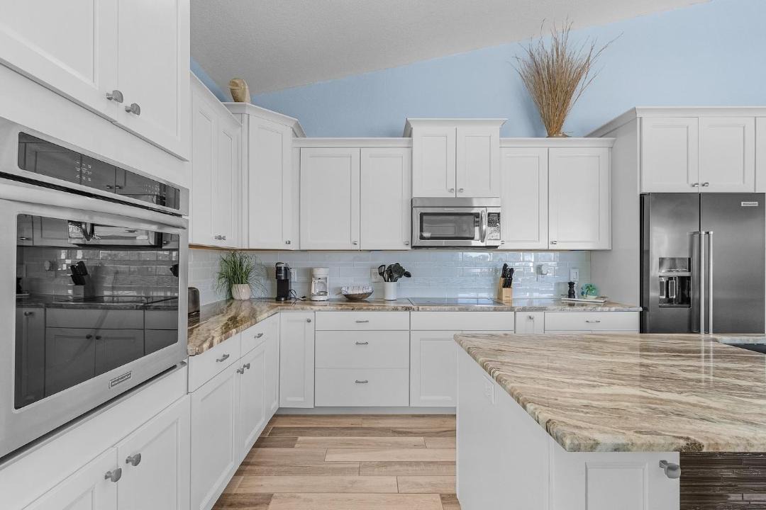 Photo of Kitchen in Mid Island