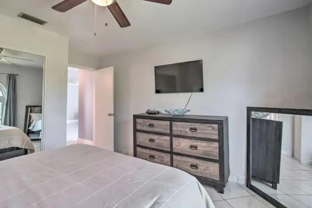 Photo of Bedroom in Lauderhill