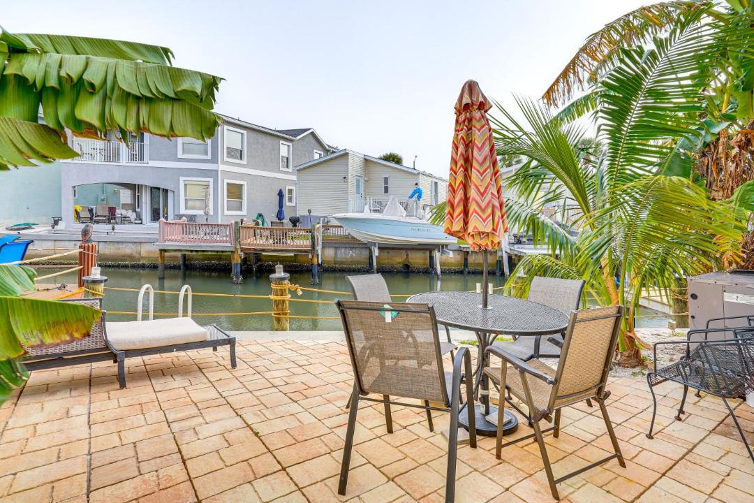Photo of Patio Balcony in Nettles Island