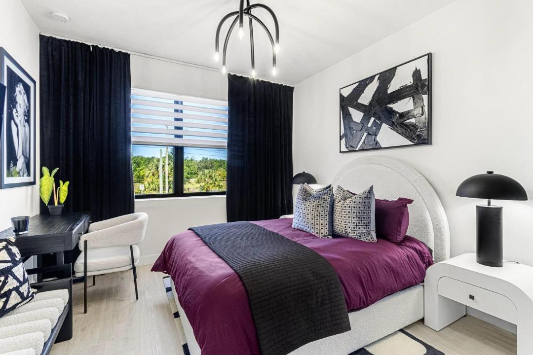 Photo of Bedroom in Pinecrest West Park