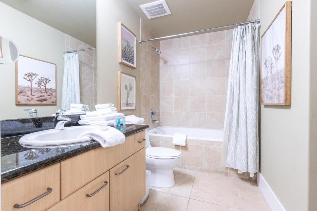 Photo of Bathroom in Orange Beach East