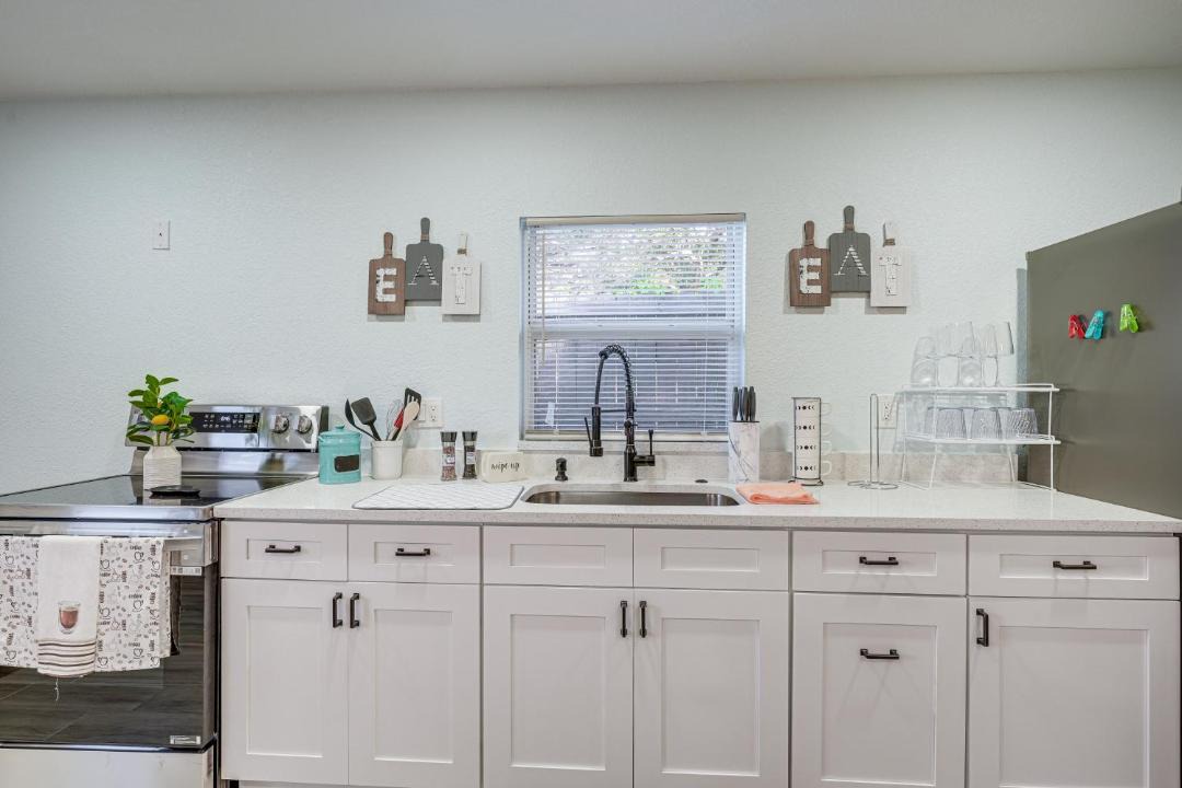 Photo of Kitchen in Bearss Plaza