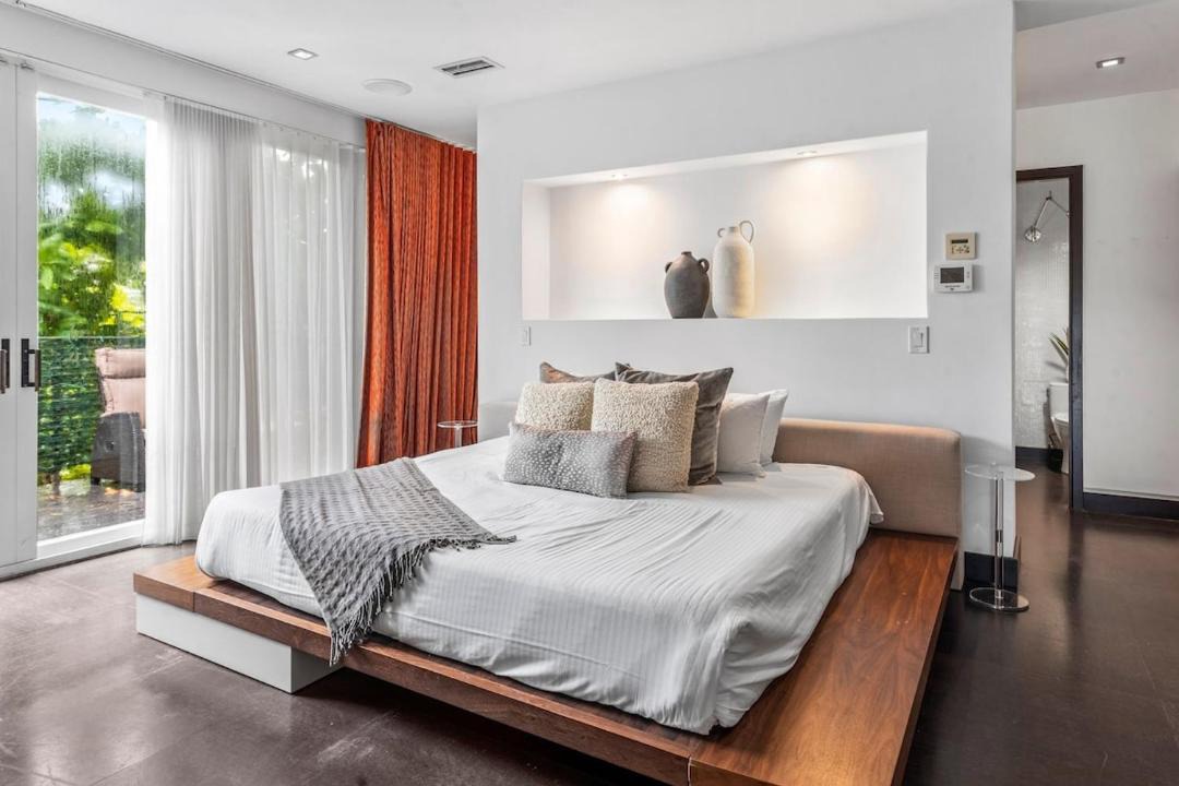 Photo of Bedroom in Northeast Coconut Grove