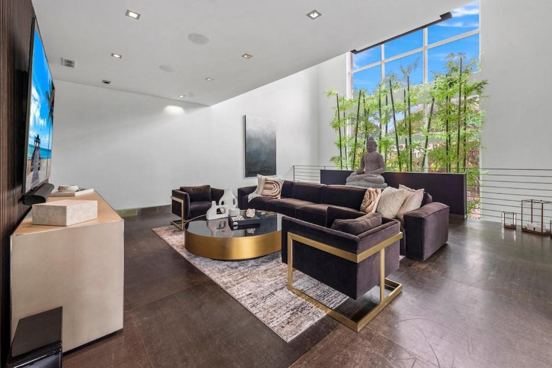 Photo of Livingroom in Northeast Coconut Grove