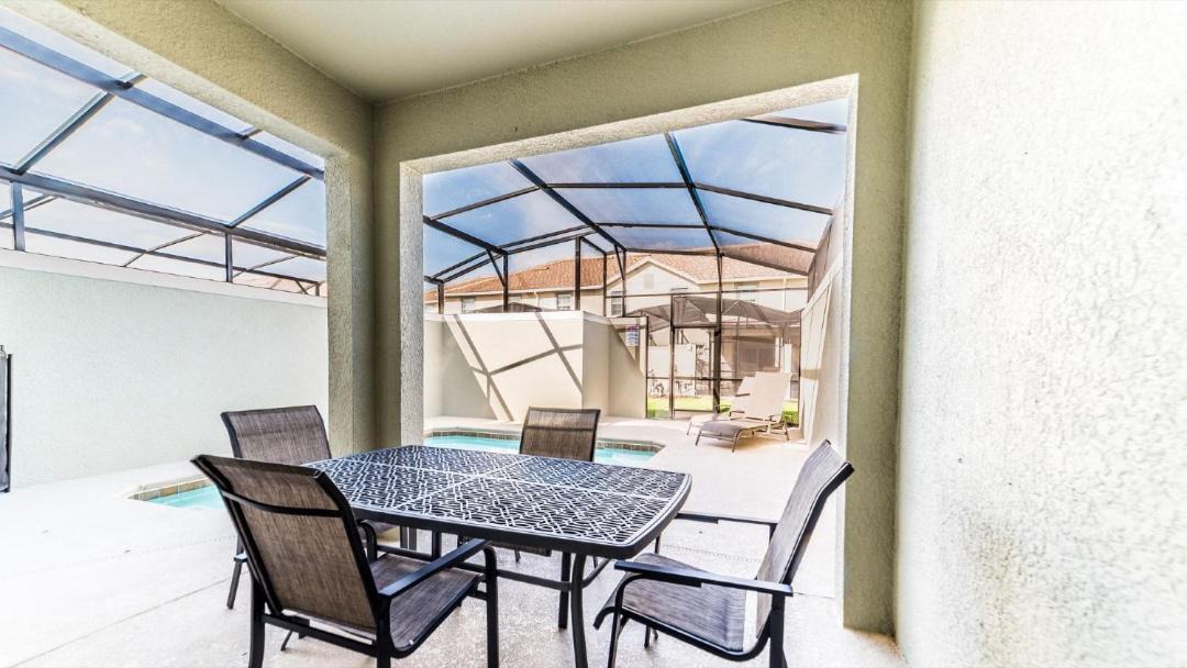 Photo of Patio Balcony in OakLeaf Plantation