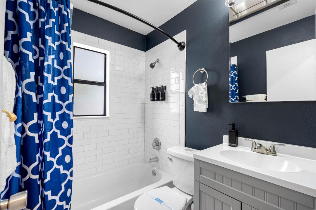 Photo of Bathroom in North Hyde Park