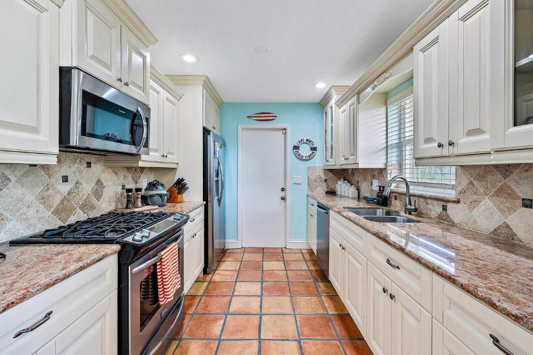 Photo of Kitchen in Parrot Cove