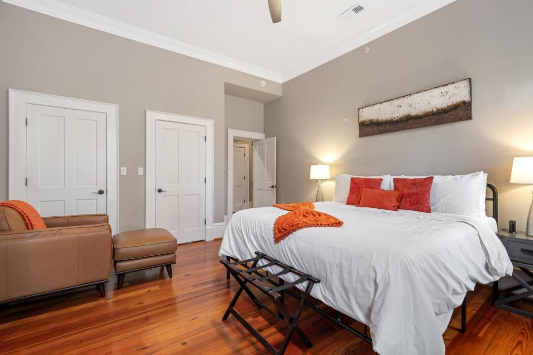 Photo of Bedroom in Historic District - North