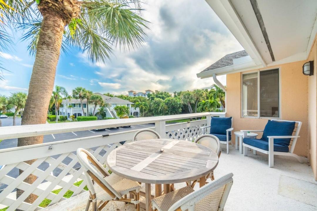 Photo of Patio Balcony in Jupiter Bay