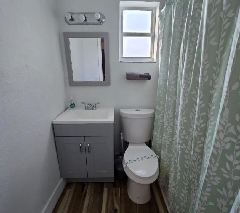 Photo of Bathroom in Little Haiti