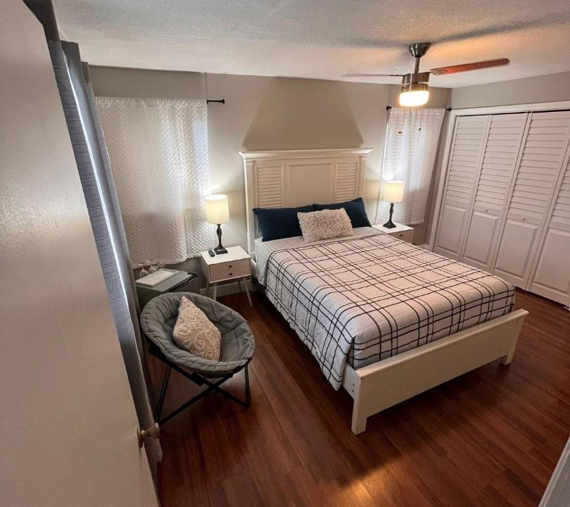 Photo of Bedroom in Ludlam