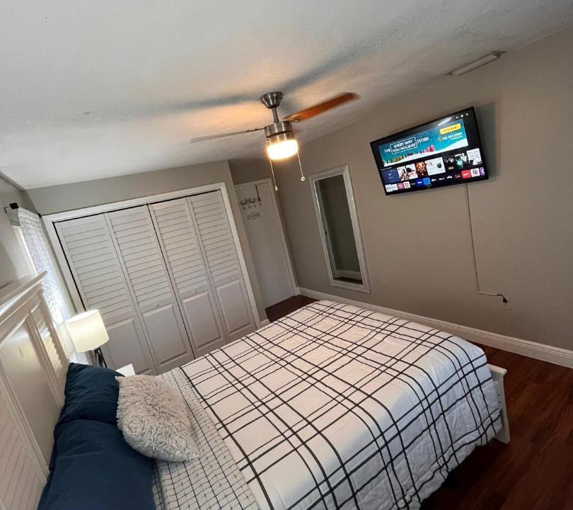 Photo of Bedroom in Ludlam