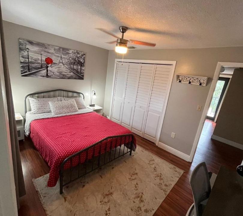 Photo of Bedroom in Ludlam