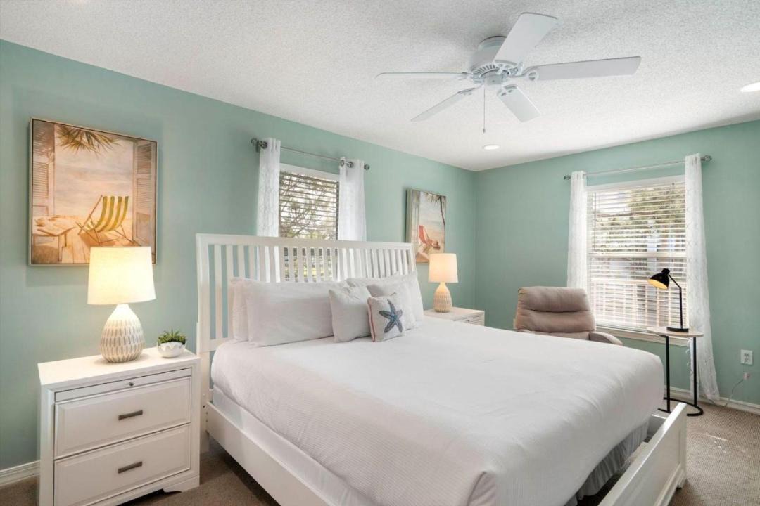 Photo of Bedroom in Gulf Place