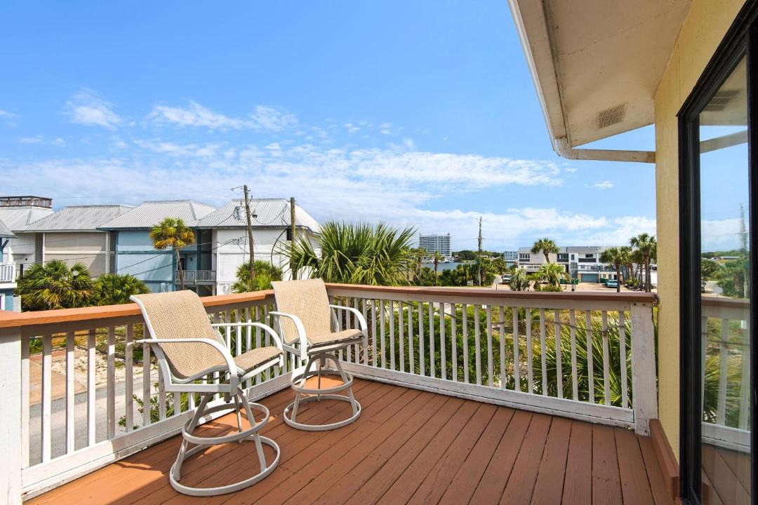 Photo of Patio Balcony in Holiday Isle