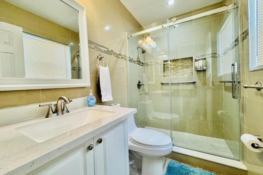 Photo of Bathroom in Sunrise