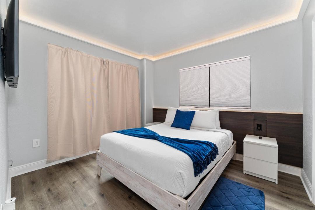 Photo of Bedroom in Florida Center