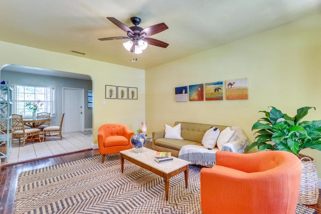 Photo of Livingroom in Biscayne Park