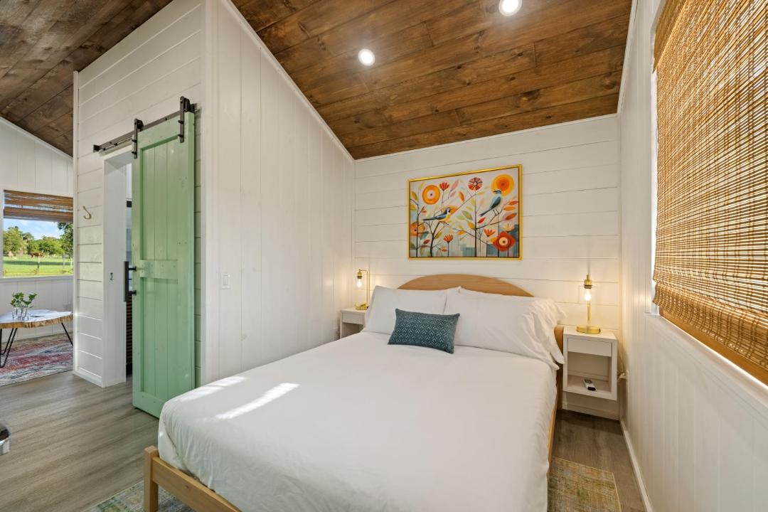 Photo of Bedroom in Lake City