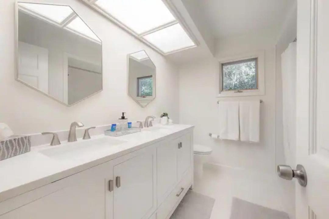 Photo of Bathroom in Largo