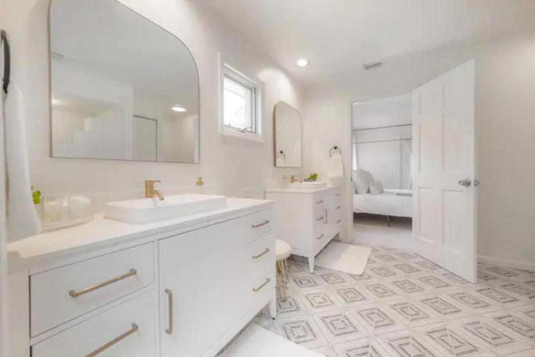 Photo of Bathroom in Largo