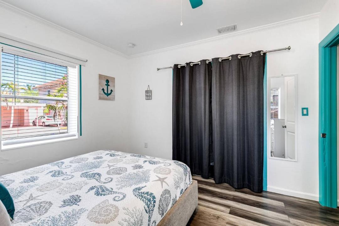 Photo of Bedroom in Royal Poinciana