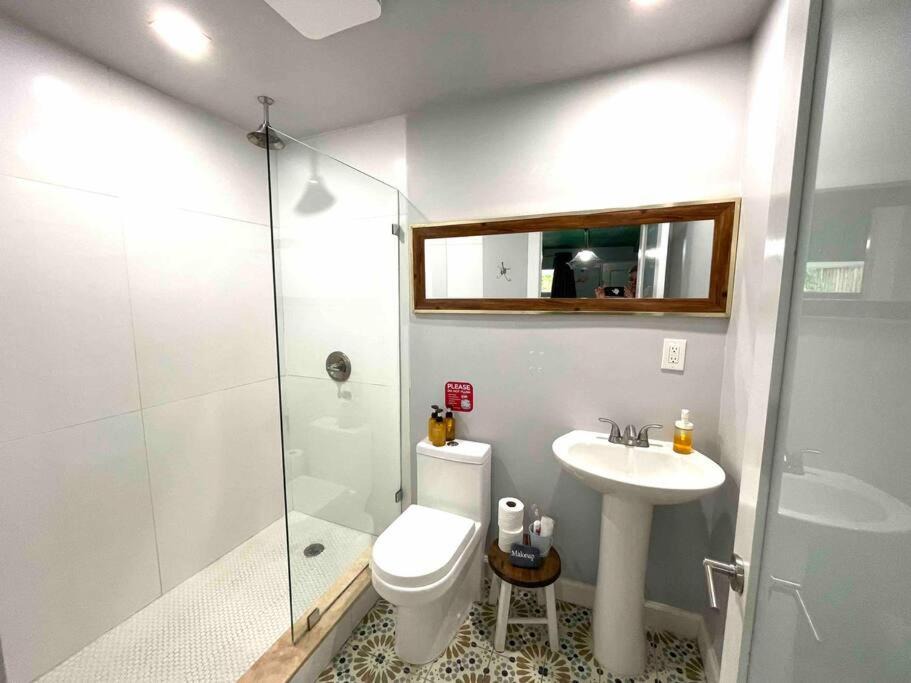 Photo of Bathroom in Coral Way