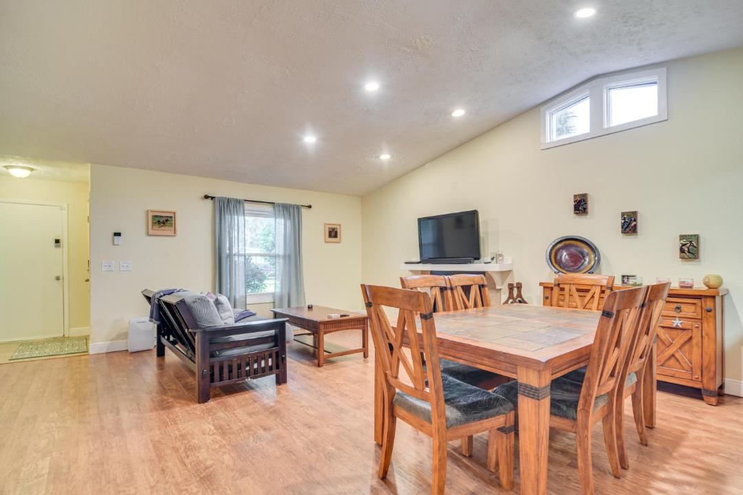 Photo of Livingroom in Oldsmar