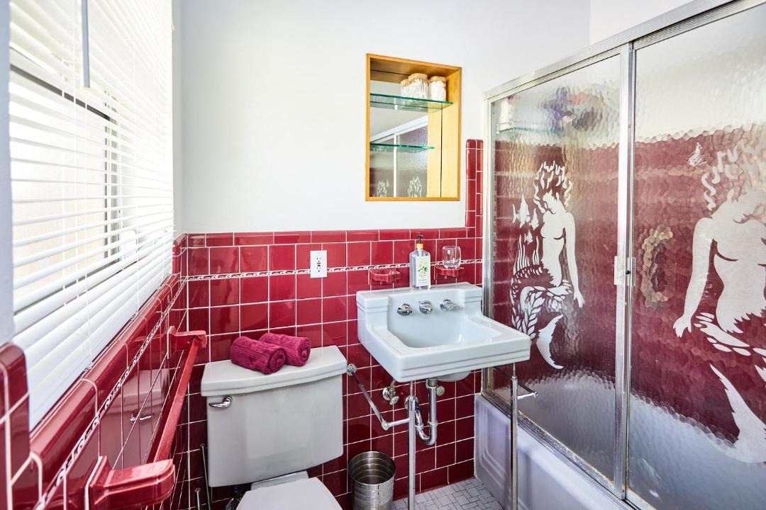 Photo of Bathroom in El Portal