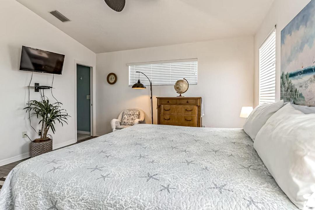 Photo of Bedroom in Englewood