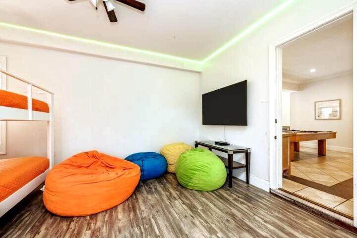 Photo of Livingroom in Crystal Beach