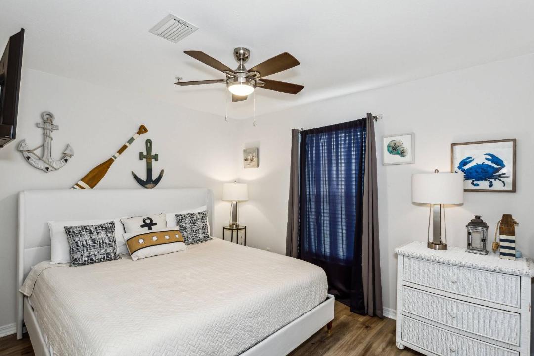 Photo of Bedroom in Navarre Beach