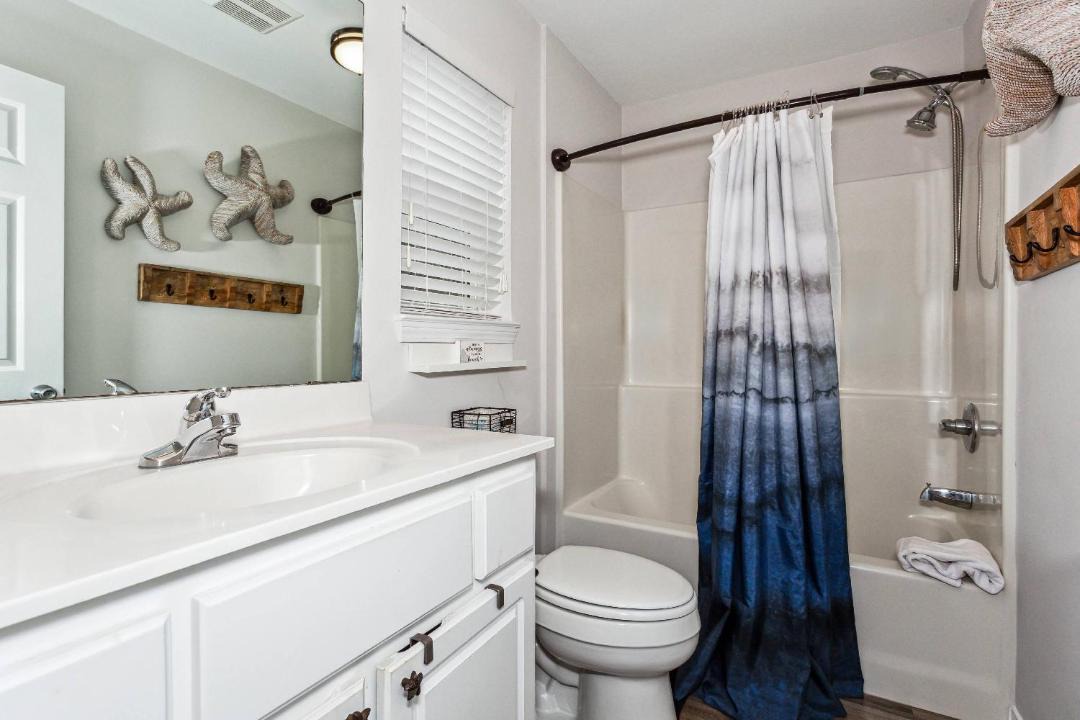 Photo of Bathroom in Navarre Beach