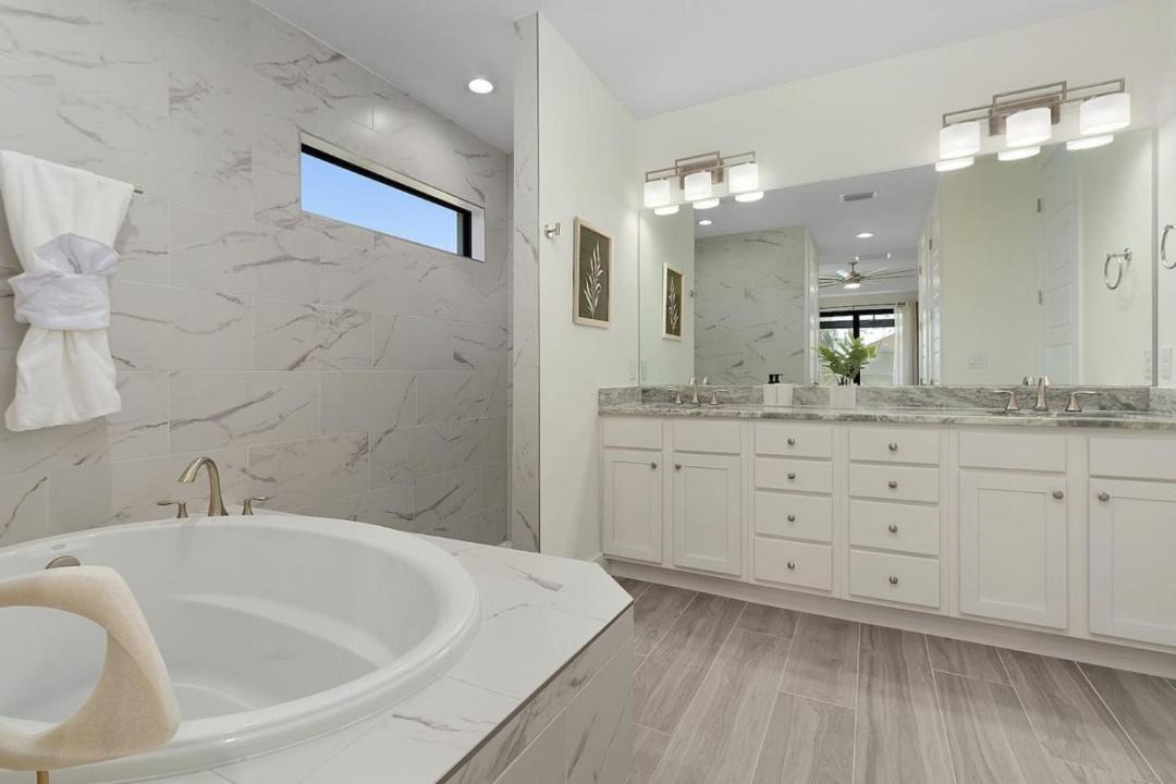 Photo of Bathroom in Trafalgar