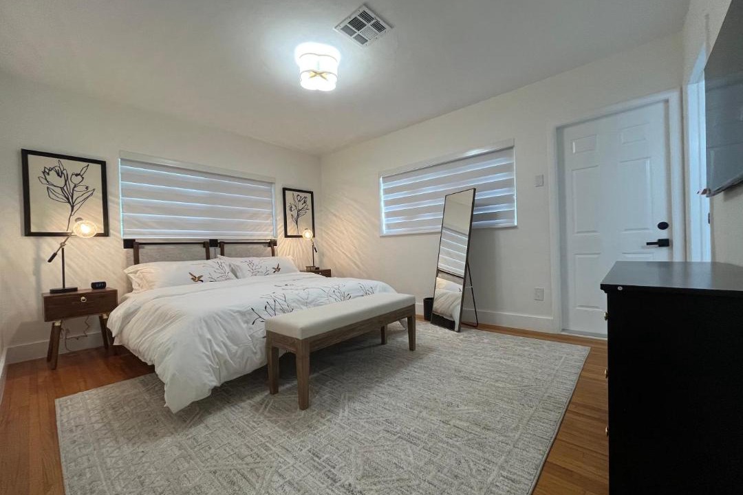 Photo of Bedroom in Ludlam