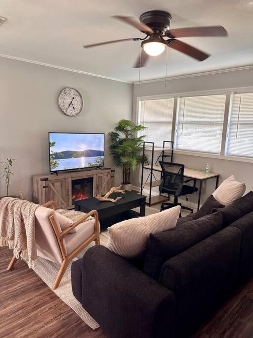Photo of Livingroom in Tallahassee