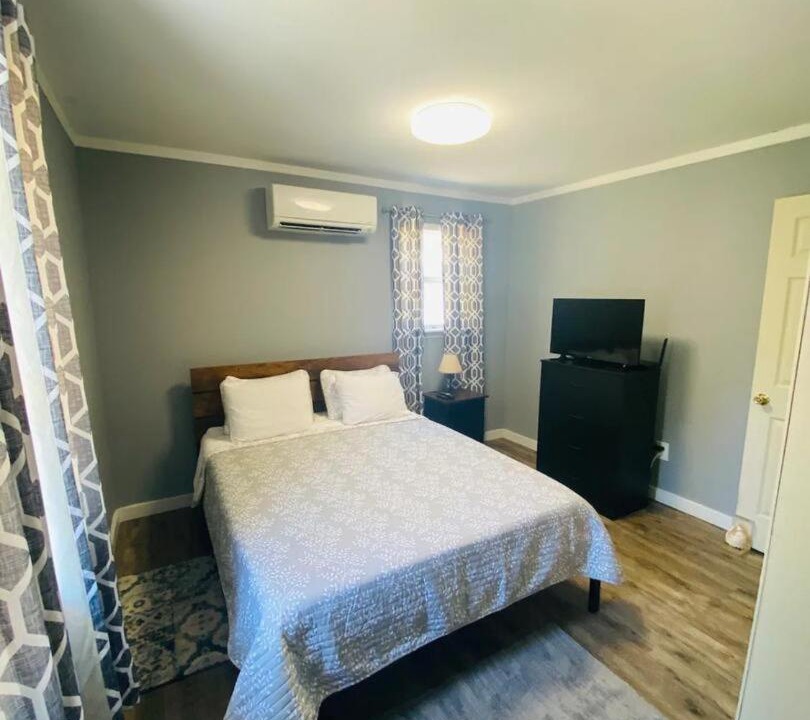 Photo of Bedroom in Eastpoint