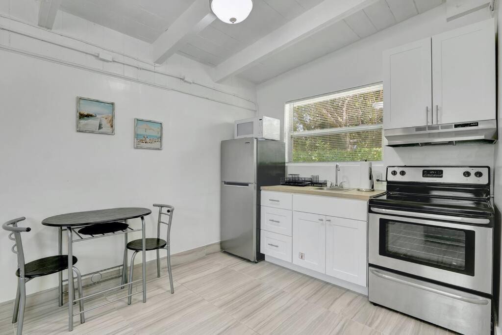 Photo of Kitchen in Central Fort Lauderdale