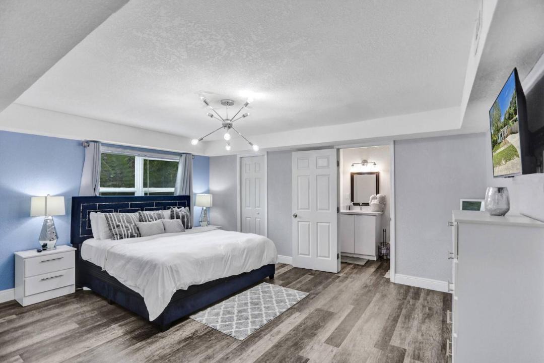 Photo of Bedroom in Golden Glades