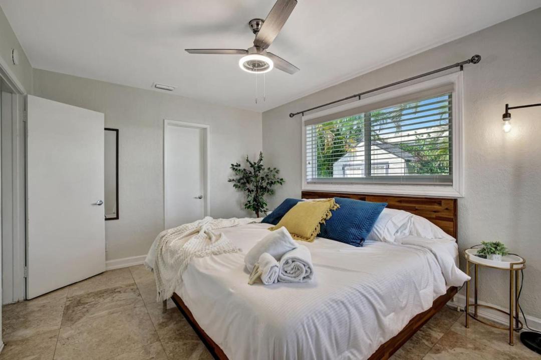 Photo of Bedroom in Lauderdale-by-the-Sea