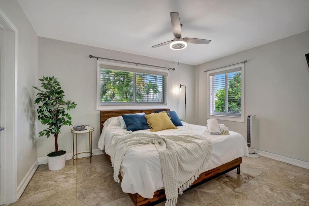 Photo of Bedroom in Lauderdale-by-the-Sea