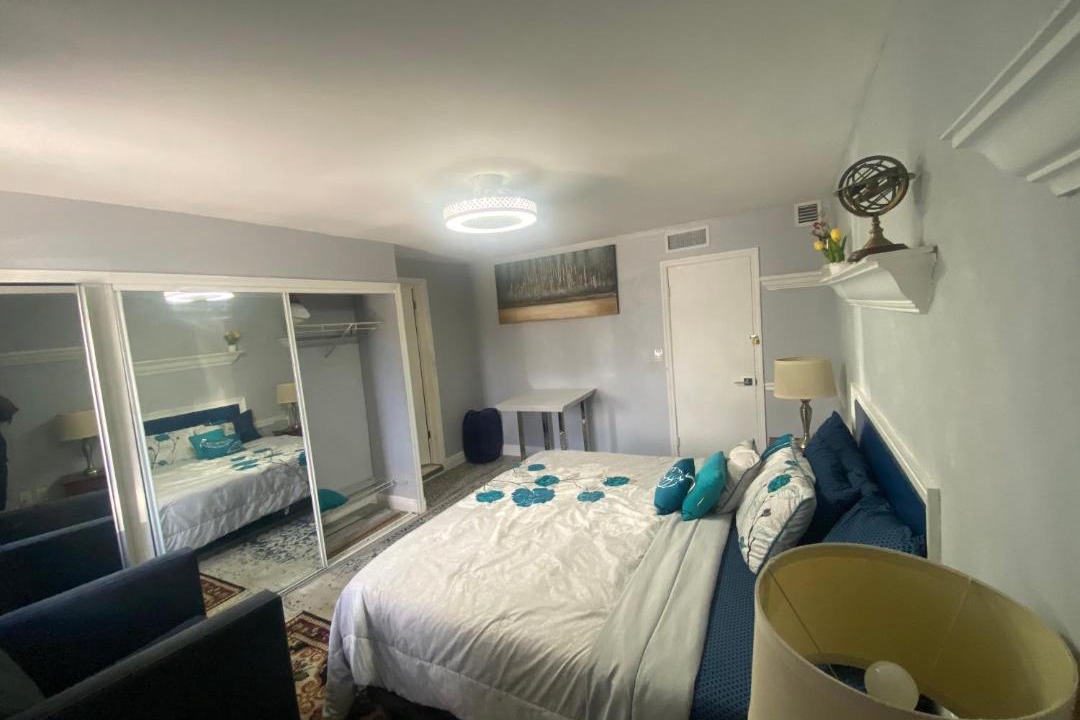 Photo of Bedroom in Florida Gardens