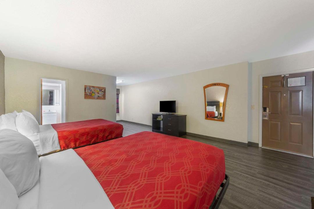 Photo of Bedroom in Royal Poinciana