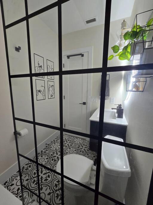 Photo of Bathroom in Hollywood Lakes